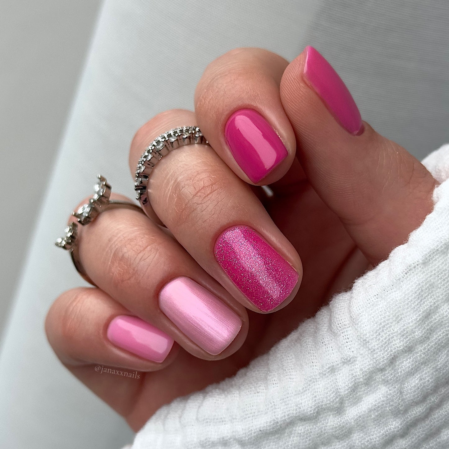 Gel polish Studios, Scarlet Coral, TPO free, 8ml